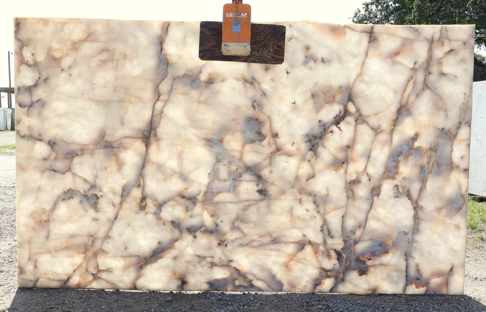 Cristallo — JW Stone Logistics material photo 1