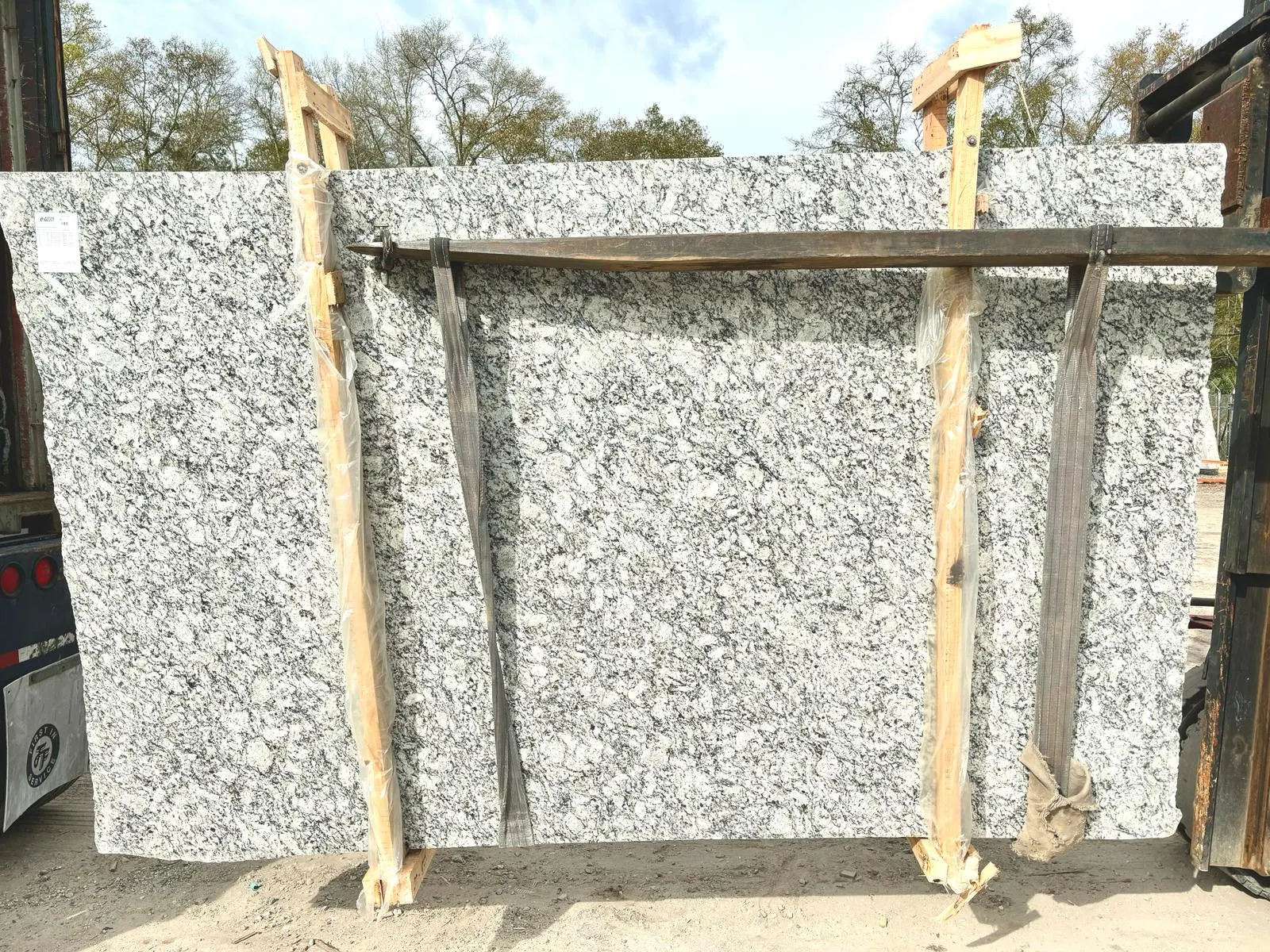 Toulon White — JW Stone Logistics material photo 1